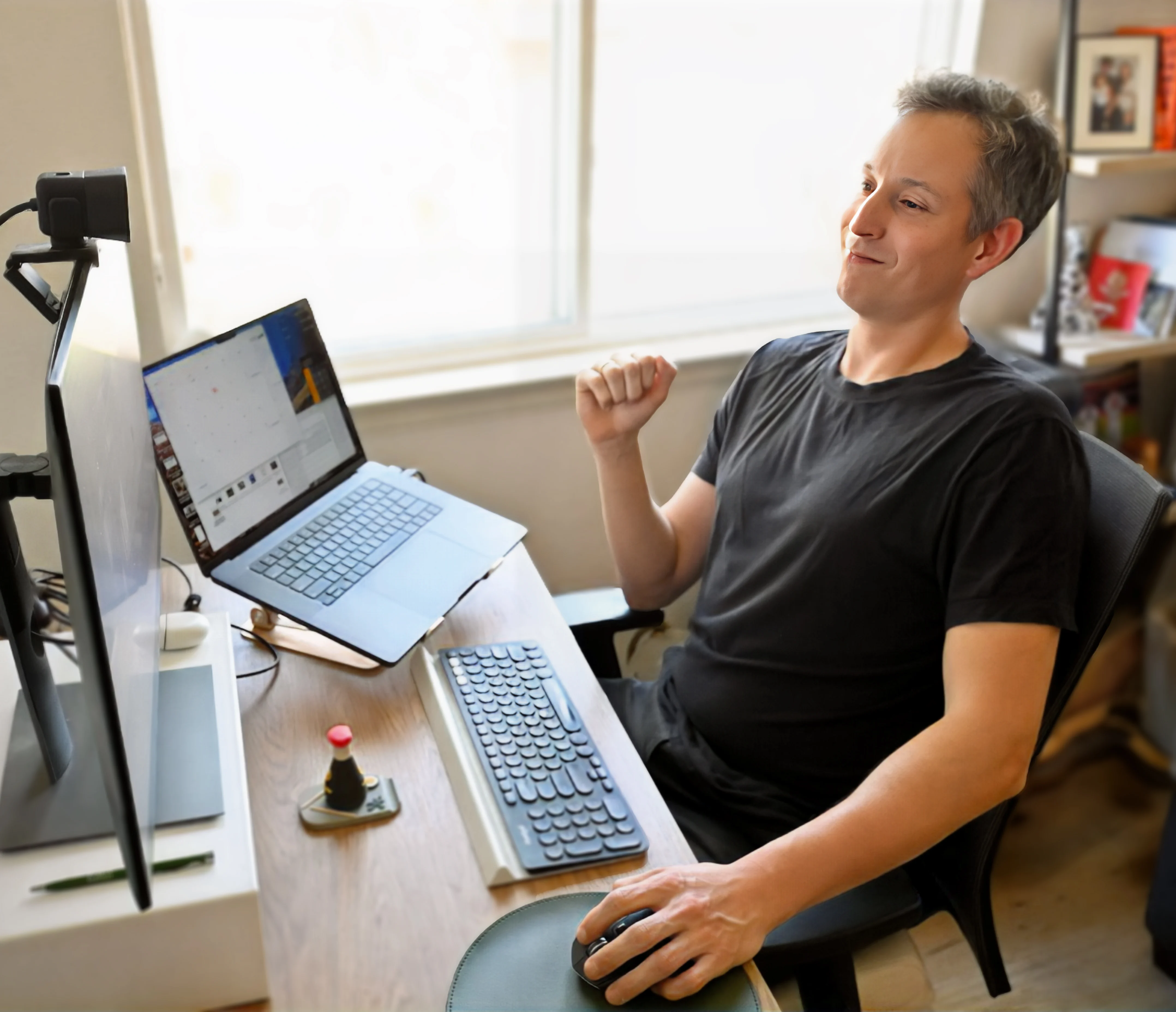 Jeremy Pittman working at his desk